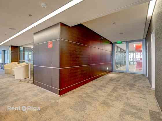 Престижный, сразу доступный, полностью меблированный офис в одном из самых Rīga