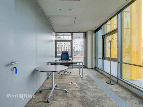 Престижный, сразу доступный, полностью меблированный офис в одном из самых Rīga