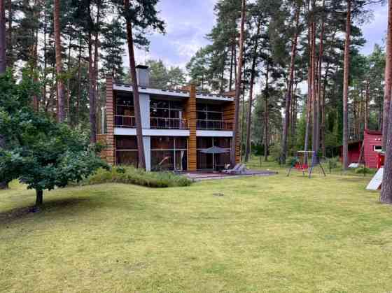 Продаётся красивый двухэтажный частный дом у моря.  Эксклюзивная возможность Рига