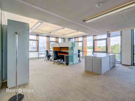 Престижный, сразу доступный, полностью меблированный офис в одном из самых Rīga