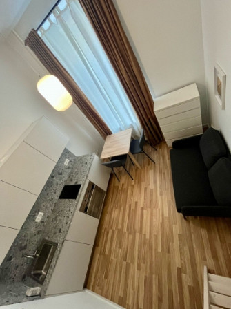 Ilgtermiņa īrei pieejams mūsdienīgs un līdz detaļām pārdomāts studio tipa dzīvoklis Rīga - foto 4