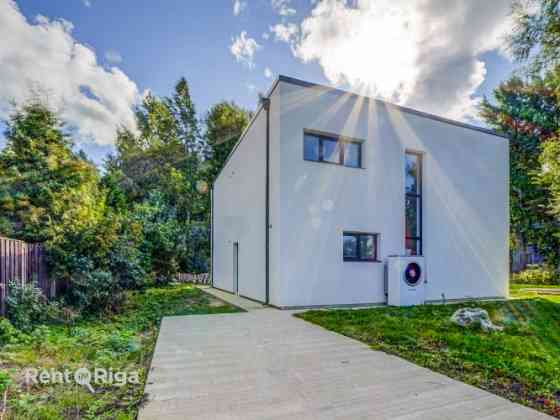 Доходный дом на улице Юркалнес  Продаётся доходный дом с превосходным Рига