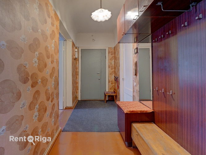 Pārdod 4 istabu dzīvokli Rīgas centrā!  Telpas ir apvītas ar gaismu un vērību, ar augstiem Rīga - foto 16