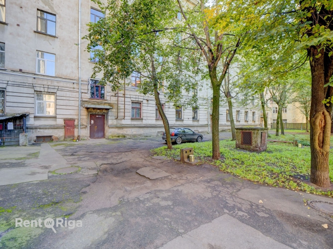 Pārdod 4 istabu dzīvokli Rīgas centrā!  Telpas ir apvītas ar gaismu un vērību, ar augstiem Rīga - foto 12