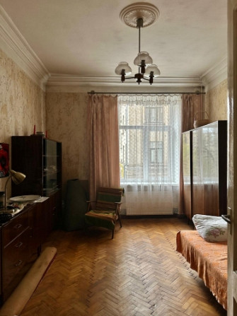 Pārdod 4 istabu dzīvokli Rīgas centrā!  Telpas ir apvītas ar gaismu un vērību, ar augstiem Rīga - foto 7