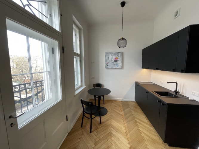 Ekskluzīvs 2-istabu dzīvoklis Bibliotēkas nama ēkā.  Gaišs dzīvoklis ar balkonu un izcilu Rīga - foto 3