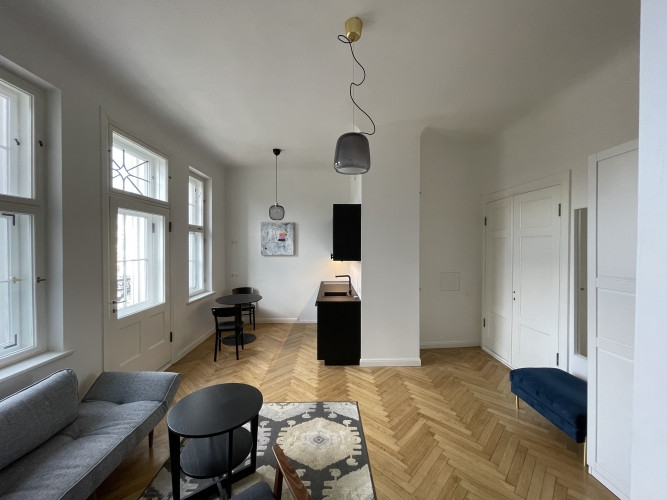 Ekskluzīvs 2-istabu dzīvoklis Bibliotēkas nama ēkā.  Gaišs dzīvoklis ar balkonu un izcilu Rīga - foto 2