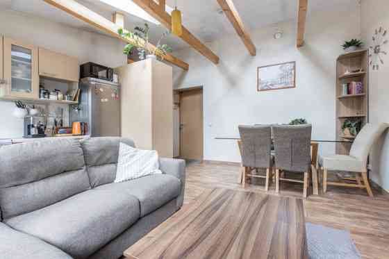 Pārdod gaišu un mājīgu 3 istabu dzīvokli Āgenskalnā!  Īpašs un reti pieejams - plašs 3 istabu dzīvok Rīga