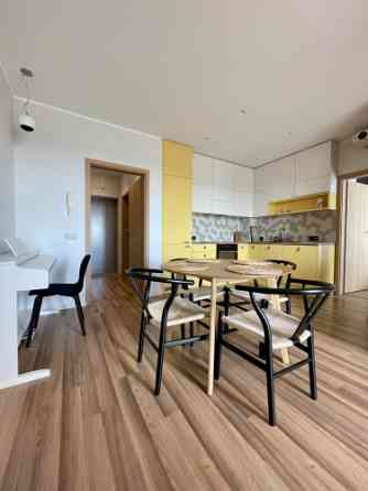 Izīrē gaišu un mājīgu 2 istabu dzīvokli Mežaparkā ar balkonu!  Ilgtermiņa īrei piedāvā modernu un fu Rīga