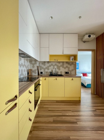 Izīrē gaišu un mājīgu 2 istabu dzīvokli Mežaparkā ar balkonu!  Ilgtermiņa īrei piedāvā Rīga - foto 4