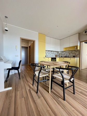 Izīrē gaišu un mājīgu 2 istabu dzīvokli Mežaparkā ar balkonu!  Ilgtermiņa īrei piedāvā Rīga - foto 3