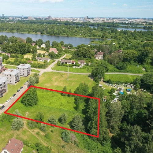 Potenciāls zemes gabals Bišumuižā  piemērots gan dzīvošanai, gan investīcijām Rīga - foto 3