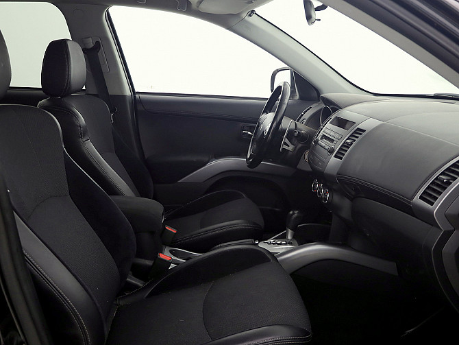 Mitsubishi Outlander Luxury Facelift ATM 2.4 125kW Tallina - foto 6