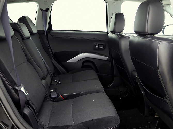 Mitsubishi Outlander Luxury Facelift ATM 2.4 125kW Tallina - foto 7