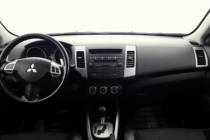 Mitsubishi Outlander Luxury Facelift ATM 2.4 125kW Tallina - foto 5