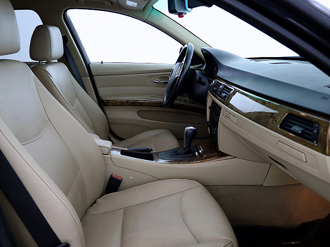 BMW 325 xDrive Executive ATM 3.0 Xi 160kW Таллин - изображение 6