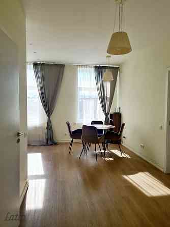 Izīrē 2 istabu dzīvokli centrā, netālu no tirdzniecības centra Mols
Izīrējam plašu un gaišu 2 istabu Рига