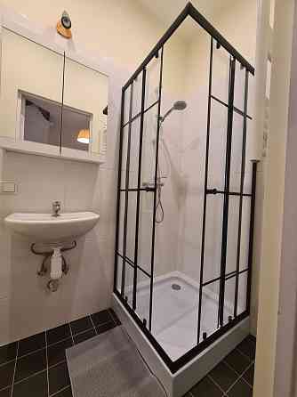 Izīrē 2 istabu dzīvokli centrā, netālu no tirdzniecības centra Mols
Izīrējam plašu un gaišu 2 istabu Рига