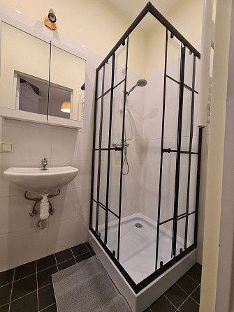 Izīrē 2 istabu dzīvokli centrā, netālu no tirdzniecības centra Mols
Izīrējam plašu un gaišu 2 istabu Рига - изображение 4