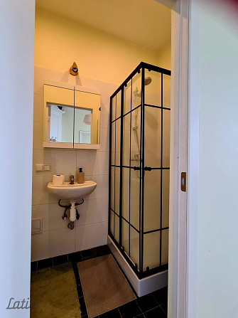 Izīrē 2 istabu dzīvokli centrā, netālu no tirdzniecības centra Mols
Izīrējam plašu un gaišu 2 istabu Рига - изображение 7