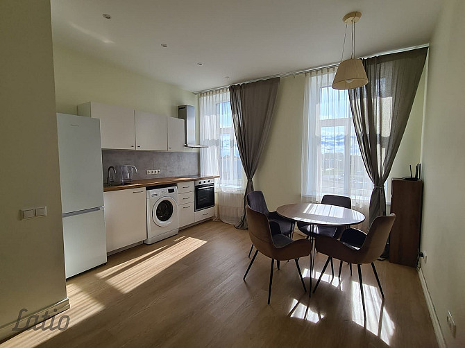 Izīrē 2 istabu dzīvokli centrā, netālu no tirdzniecības centra Mols
Izīrējam plašu un gaišu 2 istabu Рига - изображение 1