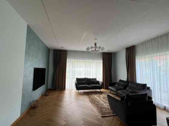 Сдаётся современный дом-дуплекс площадью 150 м с террасой 50 м и просторным Рига