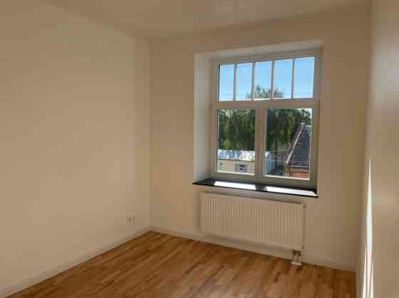 Продается cветлая солнечная 2-комнатная квартира с отдельной кухней.  Планировка Рига