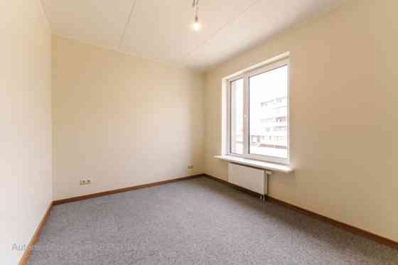 Продаётся помещение, подходящее под офис, в новом здании на пересечении улиц Рига