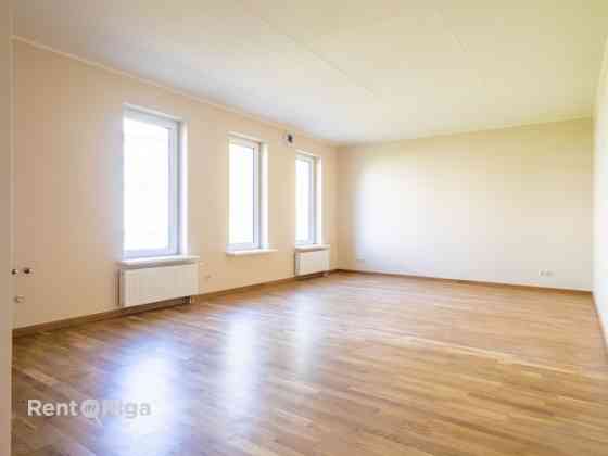 Продаётся помещение, подходящее под офис, в новом здании на пересечении улиц Рига