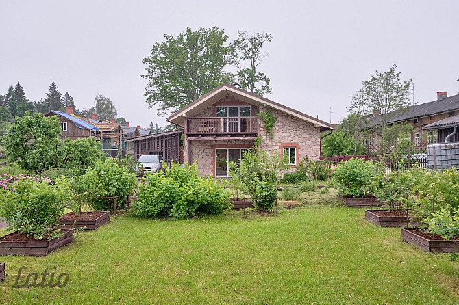 Pārdod mājīgi iekārtotu un pilnībā mēbelētu ziemas māju gleznainā Gaujas Nacionālā parka teritorijā  Цесис и Цесисский край - изображение 3