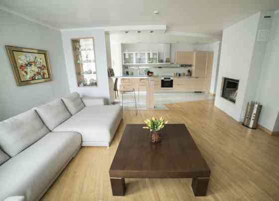 Эксклюзивная и просторная квартира в сердце Межапарка  Наслаждайтесь Rīga