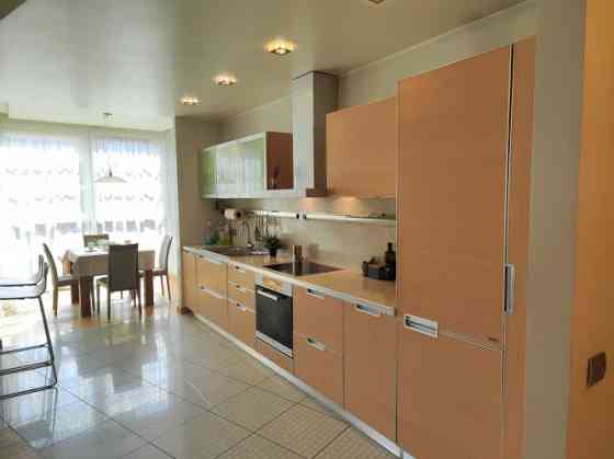 Эксклюзивная и просторная квартира в сердце Межапарка  Наслаждайтесь Rīga