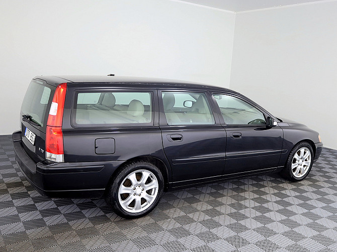 Volvo V70 Summum Facelift 2.4 D5 136kW Tallina - foto 3