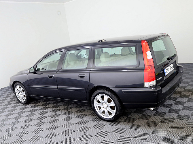 Volvo V70 Summum Facelift 2.4 D5 136kW Tallina - foto 4