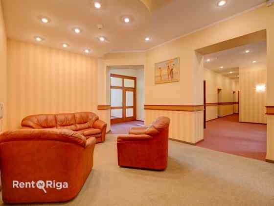 Аренда офисного помещения в отреставрированном здании в центре Риги, ул. Кр. Rīga