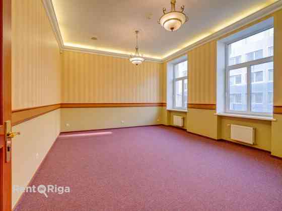 Аренда офисного помещения в отреставрированном здании в центре Риги, ул. Кр. Rīga