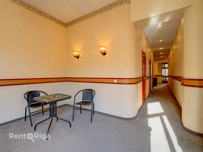 Izīrē Biroja telpas renovētā ēkā Rīgas centrā, Kr. Valdemāra ielā 20.  Piedāvājam Rīga - foto 7