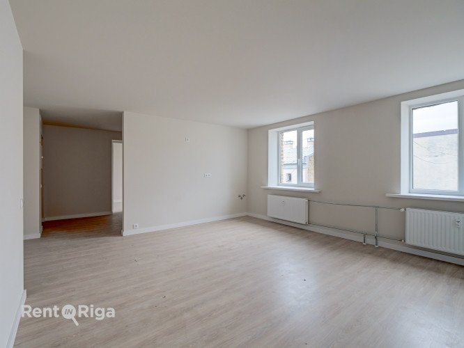 Piedāvājumā dzīvokļi Rīgas centrā. Īpašumam divas ēkas fasādes un pagalma.  Trīsistabu dzīvoklis ar  Рига - изображение 9