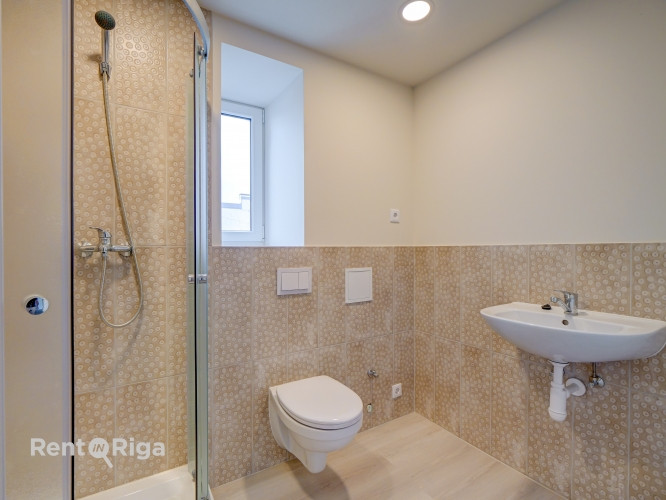 Piedāvājumā dzīvokļi Rīgas centrā. Īpašumam divas ēkas fasādes un pagalma.  Trīsistabu dzīvoklis ar  Рига - изображение 5