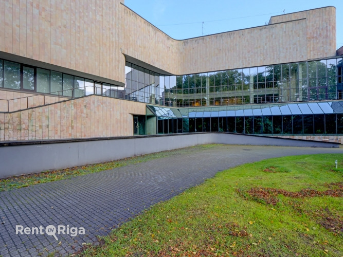 Kafejnīcas telpas ar terasi pie kanāla leģendārajā Kongresu namā.  Telpas sastāv no lielas, Rīga - foto 3