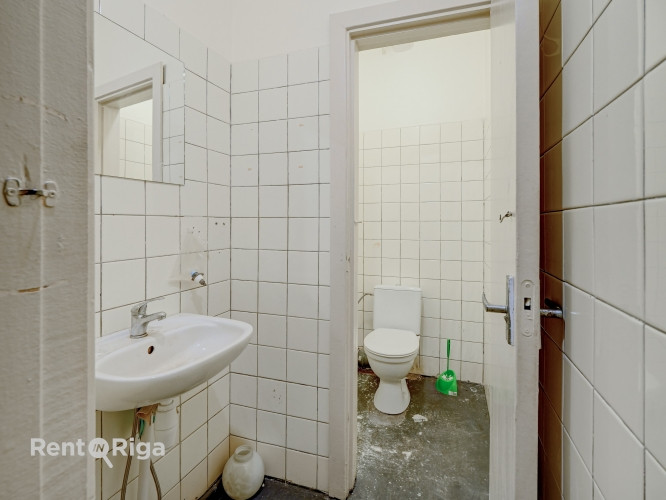 Kafejnīcas telpas ar terasi pie kanāla leģendārajā Kongresu namā.  Telpas sastāv no lielas, Rīga - foto 9