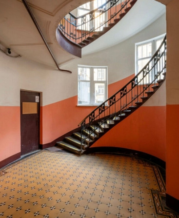 Продаётся трёхкомнатная квартира в центре Риги  на пересечении улиц А. Чака и Рига - изображение 2