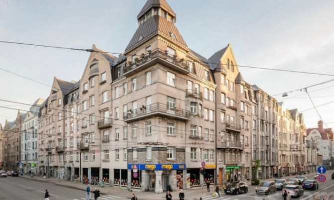 Продаётся трёхкомнатная квартира в центре Риги  на пересечении улиц А. Чака и Рига - изображение 1