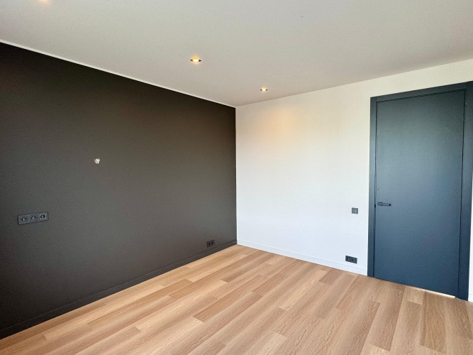 Izīrē gaišu un mūsdienīgu 3 istabu dzīvokli Baložos  Dzīvoklis atrodas zaļā un klusā Rīgas rajons - foto 3