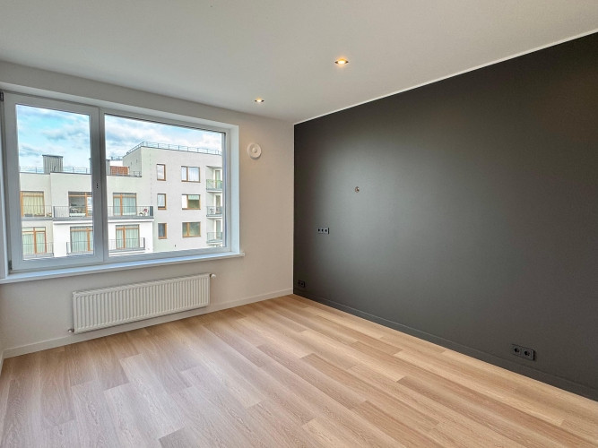 Izīrē gaišu un mūsdienīgu 3 istabu dzīvokli Baložos  Dzīvoklis atrodas zaļā un klusā Rīgas rajons - foto 1