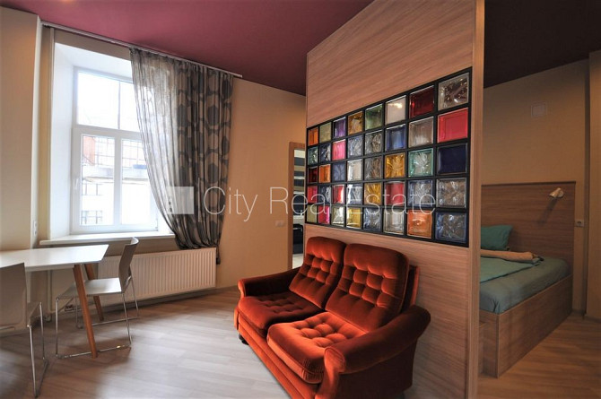 Фасадный дом, реновированный дом, вход с улицы, лифт, лестничная клетка после Рига - изображение 2