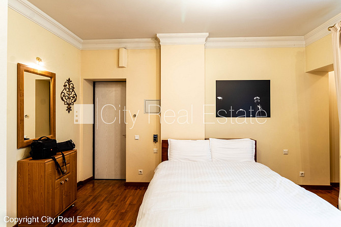 Фасадный дом, реновированный дом, вход с улицы, лестничная клетка после Рига - изображение 8