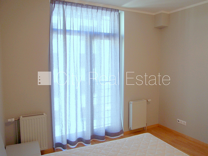 Jaunceltne, fasādes māja, labiekārtota apzaļumota teritorija, bruģēts piebraucamais ceļš, Rīga - foto 7