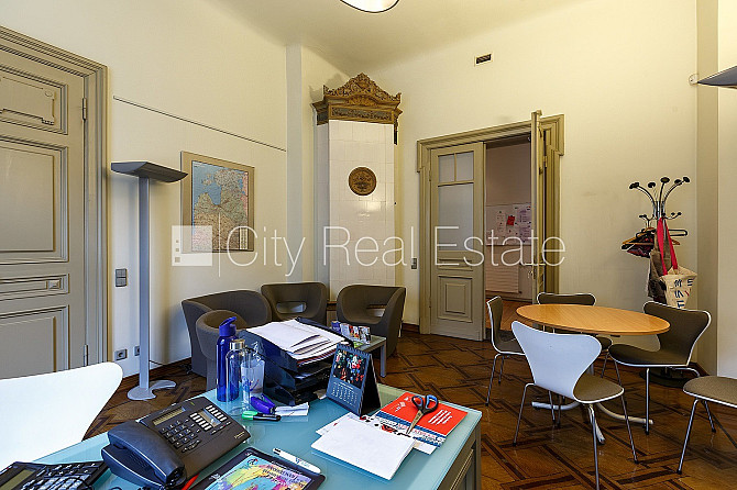 Фасадный дом, реновированный дом, вход с улицы, лестничная клетка после Рига - изображение 12