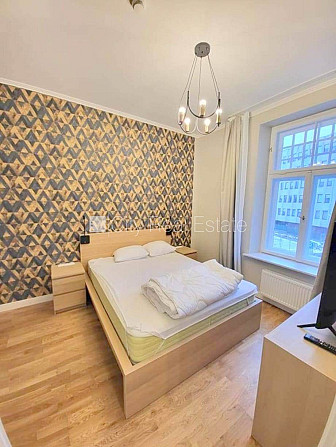 Фасадный дом, реновированный дом, закрытый двор, вход с улицы, лестничная клетка Рига - изображение 2